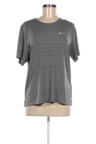 Női póló Nike, Méret M, Szín Szürke, Ár 6 309 Ft