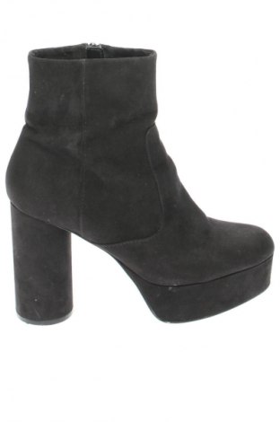 Damskie botki Bershka, Rozmiar 38, Kolor Czarny, Cena 171,47 zł