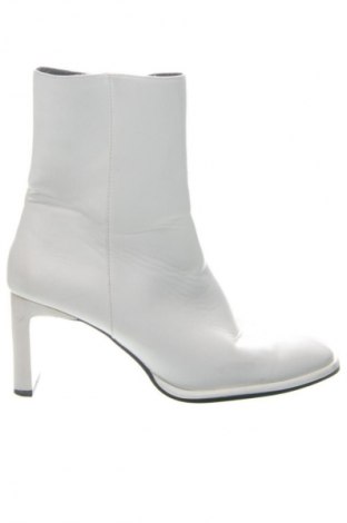 Botine de damă Zara, Mărime 39, Culoare Alb, Preț 203,00 Lei