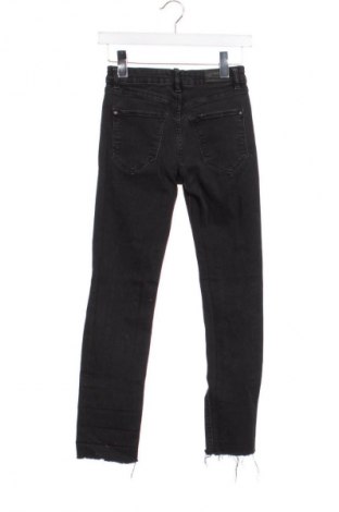 Дамски дънки Bershka, Размер XS, Цвят Черен, Цена 15,00 €