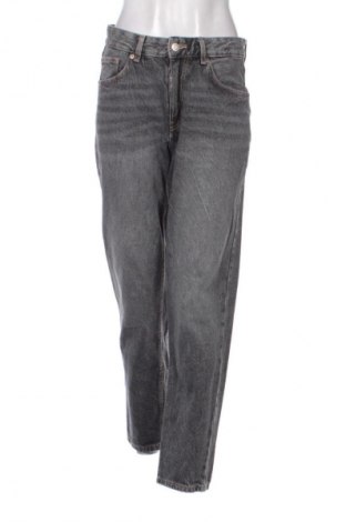 Dámske džínsy  Bershka, Veľkosť M, Farba Sivá, Cena  15,00 €