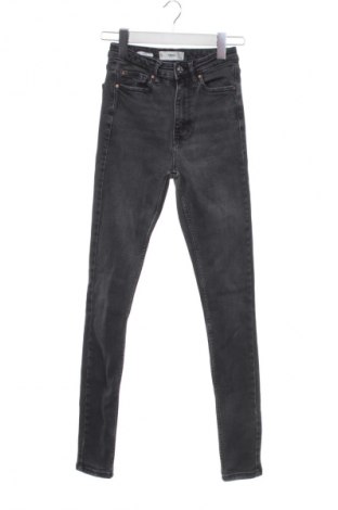 Дамски дънки Mango, Размер XS, Цвят Черен, Цена 17,00 €