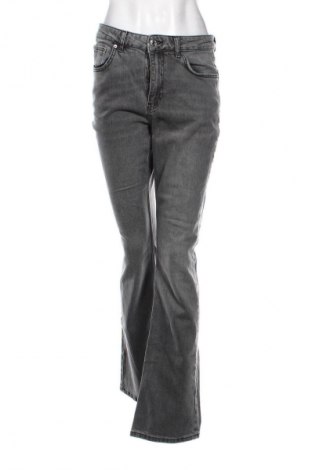 Damen Jeans Perfect, Größe M, Farbe Grau, Preis 14,77 €