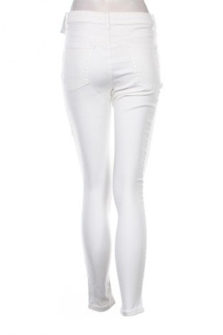 Γυναικείο Τζίν Primark, Μέγεθος M, Χρώμα Λευκό, Τιμή 13,99 €