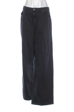 Γυναικείο Τζίν Pull&Bear, Μέγεθος L, Χρώμα Γκρί, Τιμή 15,00 €