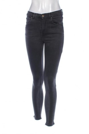 Damskie jeansy Pull&Bear, Rozmiar S, Kolor Czarny, Cena 80,38 zł