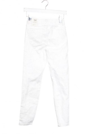 Blugi de femei Reserved, Mărime XXS, Culoare Alb, Preț 105,88 Lei