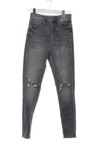 Damskie jeansy Stradivarius, Rozmiar XS, Kolor Szary, Cena 80,38 zł