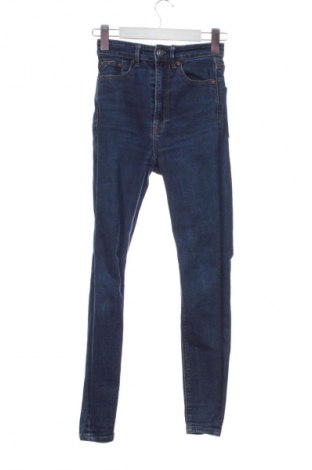 Damskie jeansy Stradivarius, Rozmiar XXS, Kolor Niebieski, Cena 80,38 zł