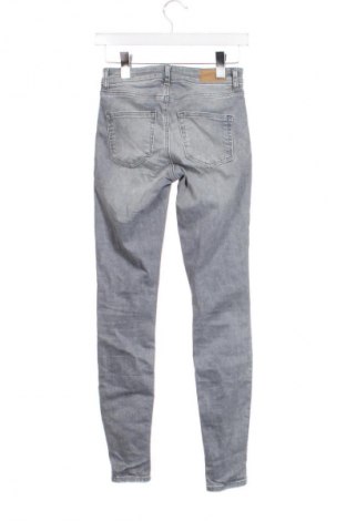 Дамски дънки Vero Moda, Размер XS, Цвят Сив, Цена 5,62 €