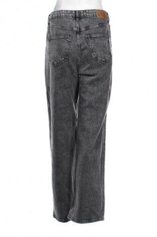 Blugi de femei Vero Moda, Mărime M, Culoare Gri, Preț 91,00 Lei