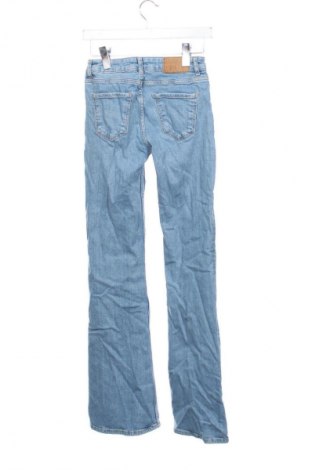 Damskie jeansy Zara, Rozmiar XS, Kolor Niebieski, Cena 54,99 zł