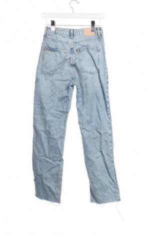 Damskie jeansy Zara, Rozmiar XS, Kolor Niebieski, Cena 57,99 zł