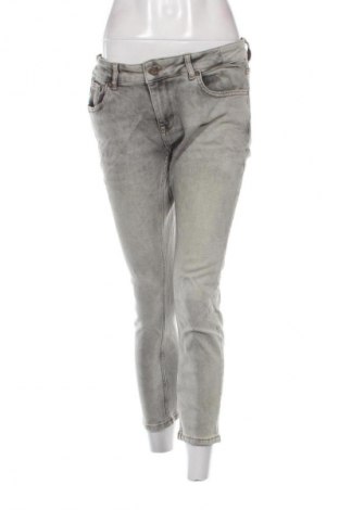 Női farmernadrág Zhrill, Méret M, Szín Szürke, Ár 3 479 Ft