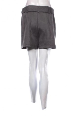 Damen Shorts Aada Studios, Größe M, Farbe Grau, Preis € 51,99