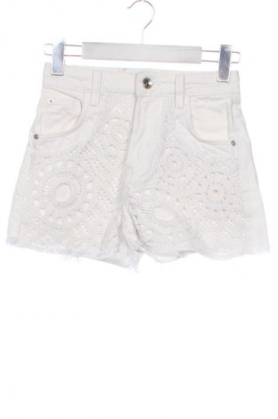 Női rövidnadrág Bershka, Méret XXS, Szín Fehér, Ár 4 042 Ft