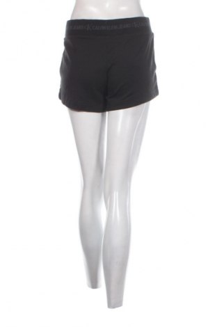 Γυναικείο κοντό παντελόνι Calvin Klein Jeans, Μέγεθος L, Χρώμα Μαύρο, Τιμή 15,99 €