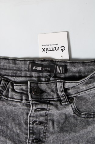 Дамски къс панталон Fb Sister, Размер M, Цвят Сив, Цена 7,15 €