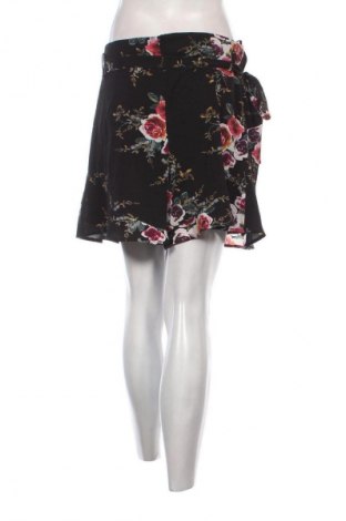 Γυναικείο κοντό παντελόνι Floryday, Μέγεθος XL, Χρώμα Πολύχρωμο, Τιμή 10,00 €