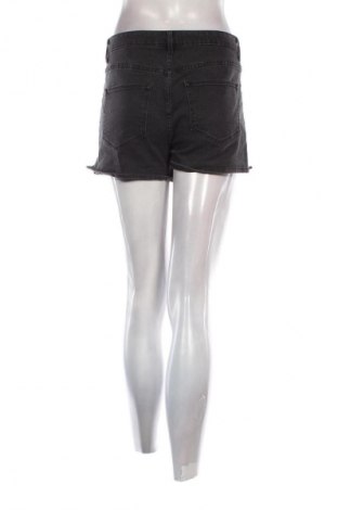 Dámské kraťasy  H&M, Velikost M, Barva Vícebarevné, Cena  277,00 Kč