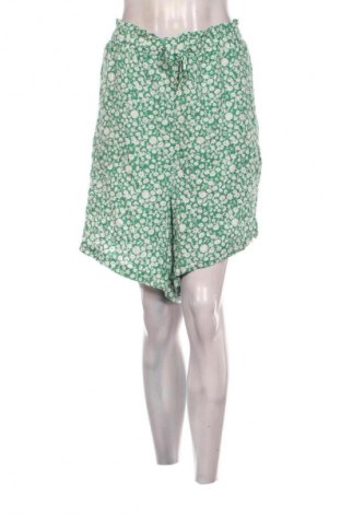 Дамски къс панталон Kiabi, Размер 3XL, Цвят Многоцветен, Цена 6,13 €