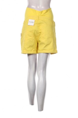 Γυναικείο κοντό παντελόνι Maternite, Μέγεθος L, Χρώμα Κίτρινο, Τιμή 14,99 €