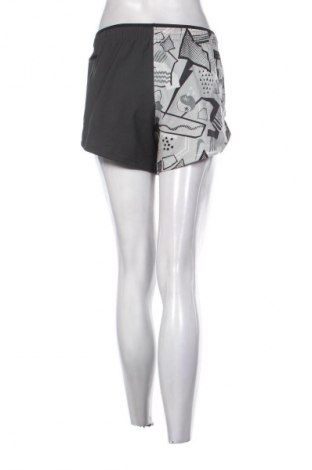 Damskie szorty Nike, Rozmiar S, Kolor Kolorowy, Cena 93,00 zł