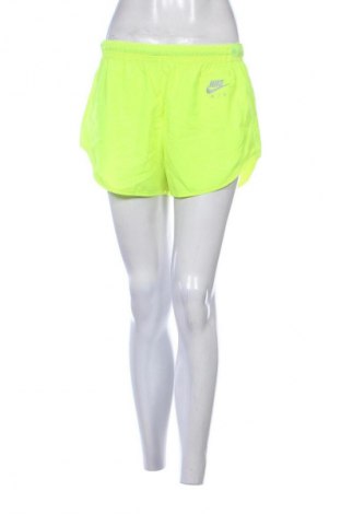Γυναικείο κοντό παντελόνι Nike, Μέγεθος M, Χρώμα Πράσινο, Τιμή 15,99 €