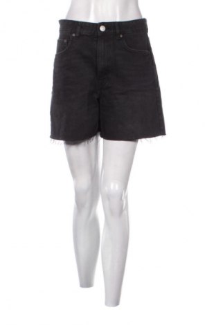 Γυναικείο κοντό παντελόνι Pull&Bear, Μέγεθος M, Χρώμα Μαύρο, Τιμή 9,70 €