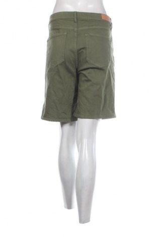 Дамски къс панталон S.Oliver, Размер XL, Цвят Зелен, Цена 11,75 €
