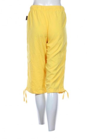 Pantaloni scurți de femei Unbranded, Mărime M, Culoare Galben, Preț 52,99 Lei
