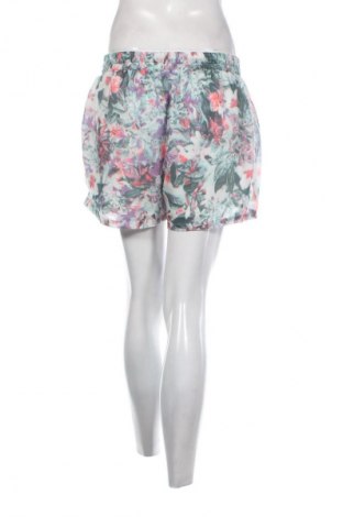 Γυναικείο κοντό παντελόνι VILA, Μέγεθος M, Χρώμα Πολύχρωμο, Τιμή 5,99 €