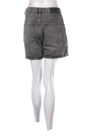 Pantaloni scurți de femei Zara, Mărime S, Culoare Gri, Preț 41,71 Lei