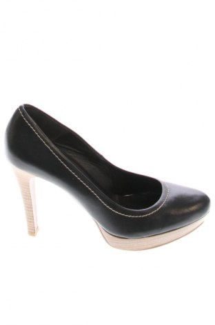 Obuwie damskie Tara, Rozmiar 40, Kolor Czarny, Cena 301,90 zł