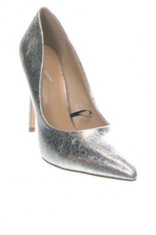 Dámske topánky  Tata, Veľkosť 38, Farba Strieborná, Cena  26,00 €