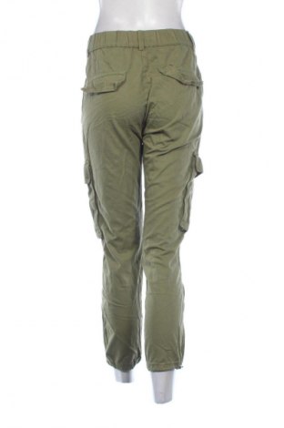 Damskie spodnie Bershka, Rozmiar M, Kolor Zielony, Cena 35,99 zł