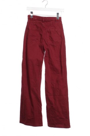 Damskie spodnie Bershka, Rozmiar XS, Kolor Czerwony, Cena 79,00 zł