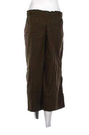 Dámske nohavice Bershka, Veľkosť M, Farba Zelená, Cena  14,77 €