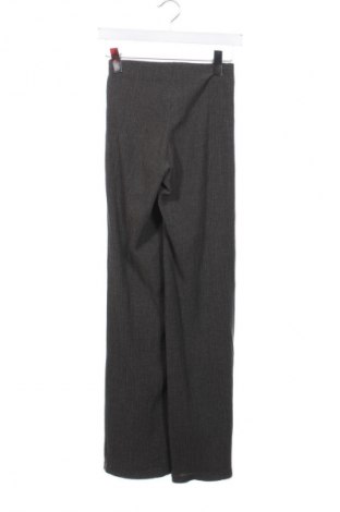 Dámské kalhoty  Bershka, Velikost XS, Barva Šedá, Cena  425,00 Kč