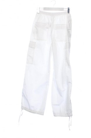 Дамски панталон Bershka, Размер XS, Цвят Бял, Цена 14,82 €