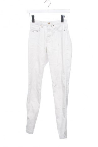 Dámské kalhoty  ONLY, Velikost XXS, Barva Bílá, Cena  397,00 Kč