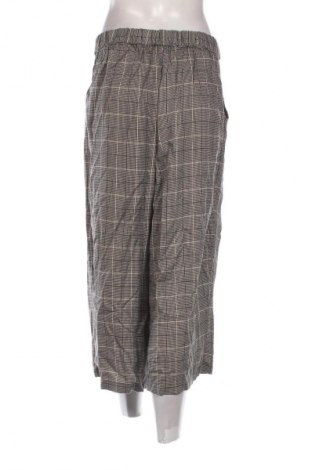 Pantaloni de femei Pull&Bear, Mărime L, Culoare Multicolor, Preț 77,00 Lei