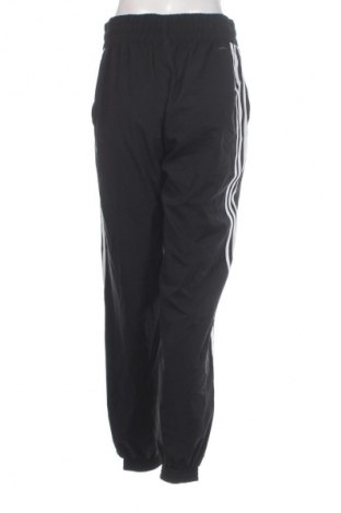 Pantaloni trening de femei Adidas, Mărime M, Culoare Multicolor, Preț 108,99 Lei