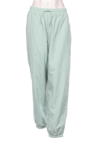 Damen Sporthose ONLY, Größe M, Farbe Grün, Preis 24,00 €