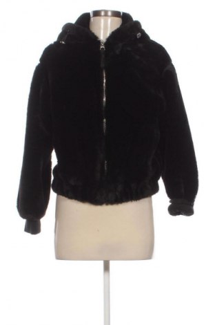 Γυναικείο μπουφάν Bershka, Μέγεθος XS, Χρώμα Μαύρο, Τιμή 30,00 €