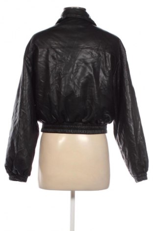 Dámská bunda  Bershka, Velikost M, Barva Černá, Cena  339,00 Kč