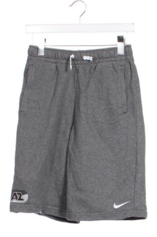 Dětské krátké kalhoty  Nike, Velikost 14-15y/ 168-170 cm, Barva Šedá, Cena  309,00 Kč