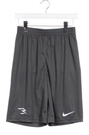 Παιδικό κοντό παντελόνι Nike, Μέγεθος 13-14y/ 164-168 εκ., Χρώμα Γκρί, Τιμή 12,99 €