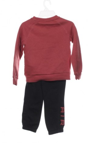 Dziecięcy zestaw Nike, Rozmiar 3-4y/ 104-110 cm, Kolor Kolorowy, Cena 250,99 zł