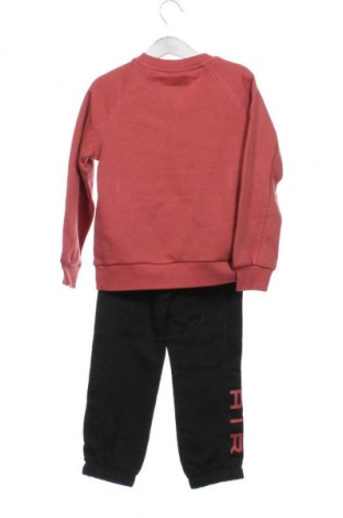 Kinder - Set Nike, Größe 3-4y/ 104-110 cm, Farbe Mehrfarbig, Preis € 62,99